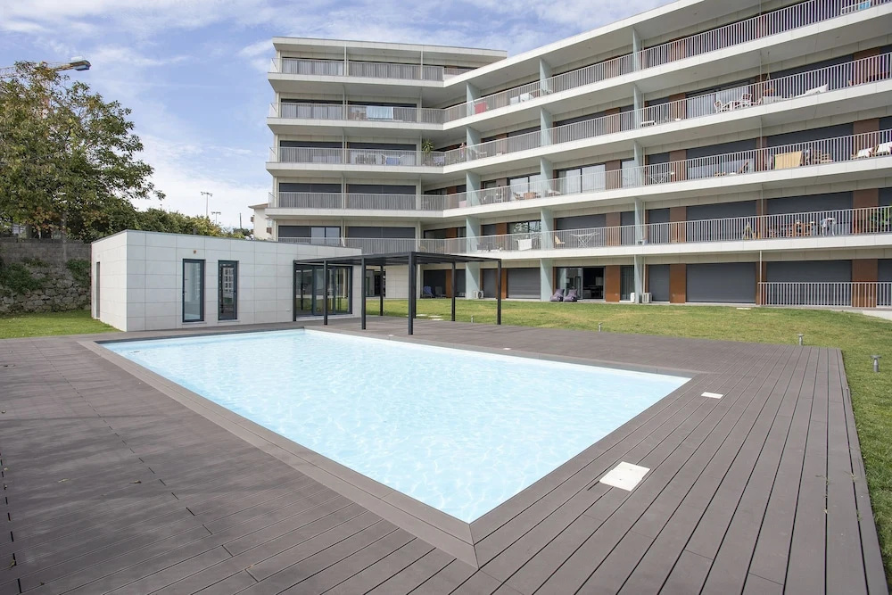 Liiiving in Porto - Dragão Pool View