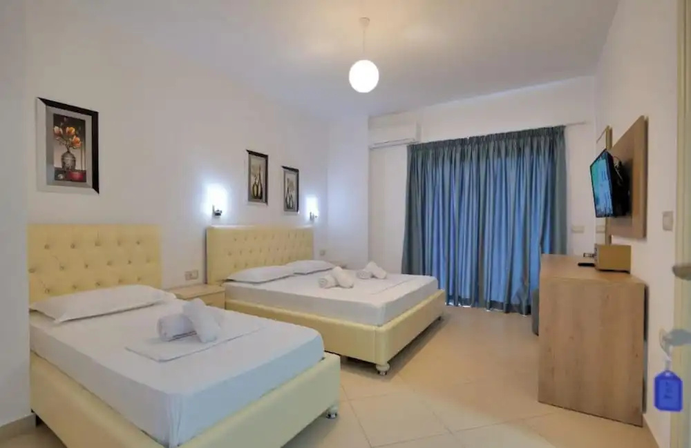 Standard Triple room with sea view