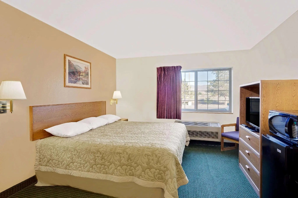 Standard Double room (full double bed)