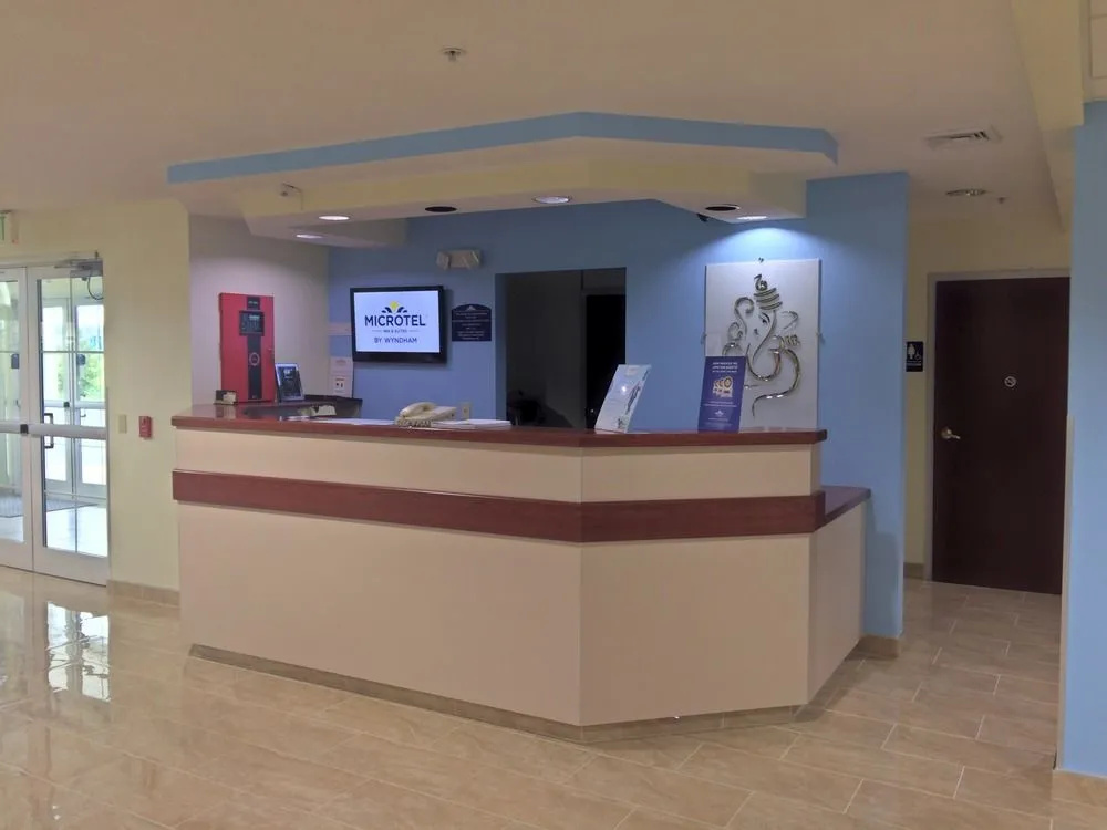 Lobby & Reception