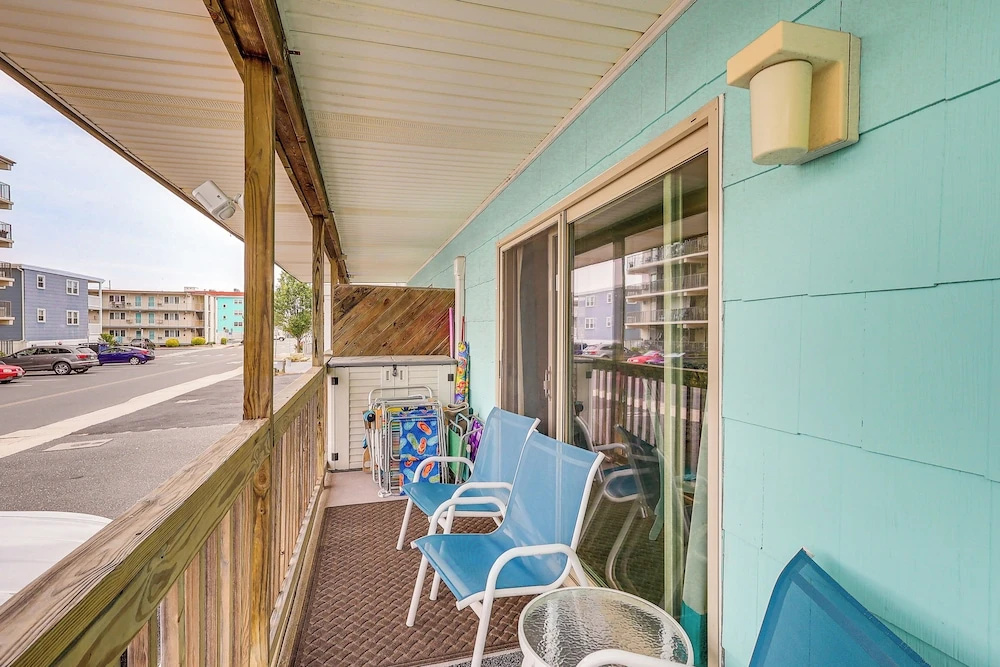 Steps to Sand! 1st-floor Family Unit in Ocean City