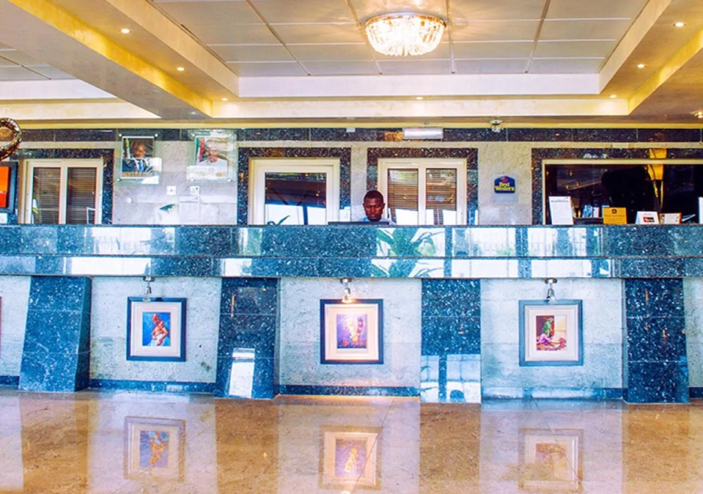 Lobby & Reception