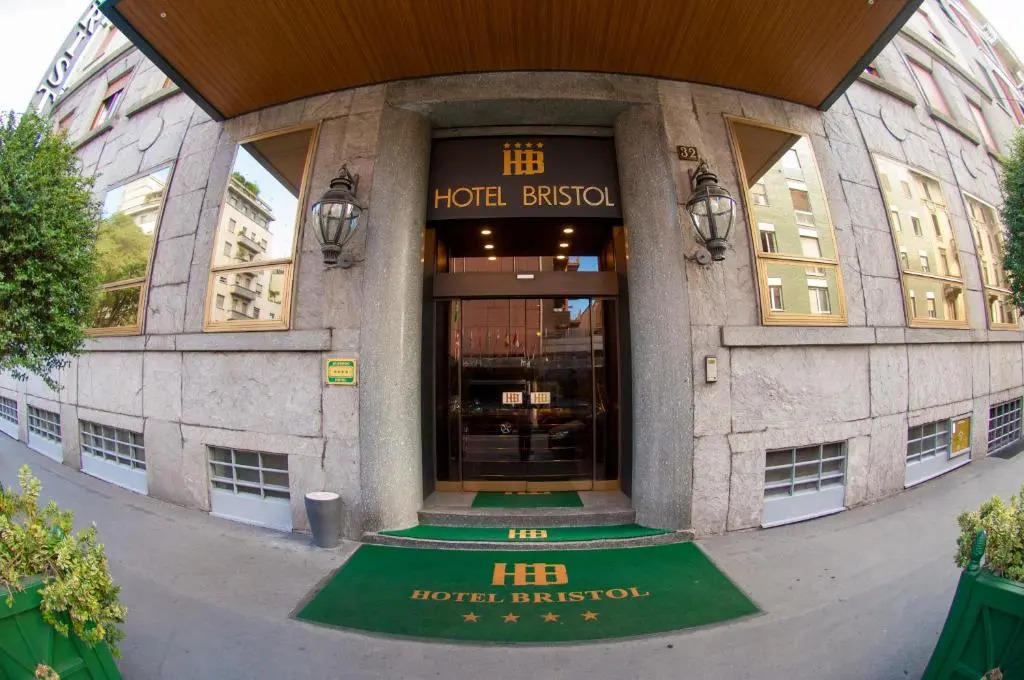 Hotel Bristol Room Type - Triple Room Hotel Bristol Room Type - Triple Room