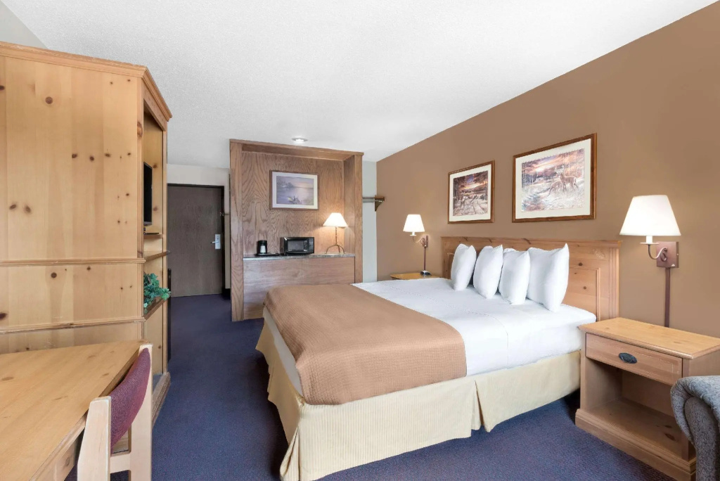 Standard Double room (full double bed)