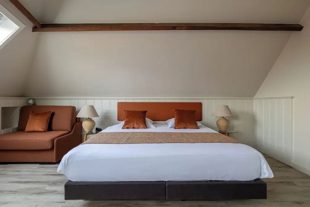 Standard Quadruple room with canal view