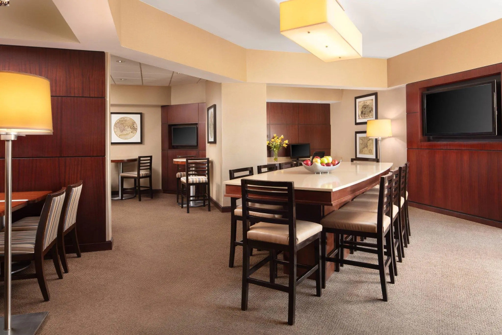 Standard Quadruple Club room