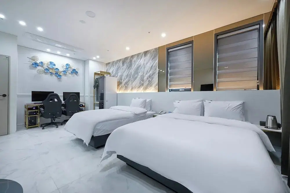 Standard Double Family room (twin beds)