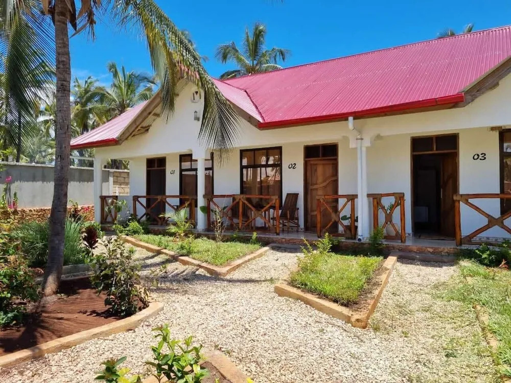 Balungi Bungalow & Restaurant