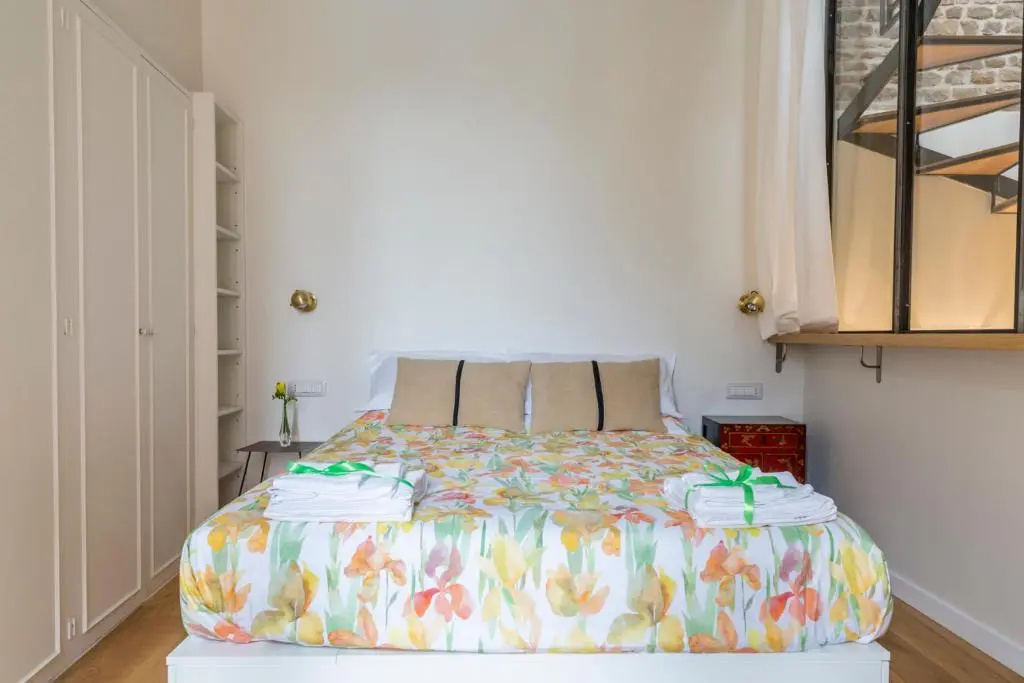 Deluxe Double room (full double bed)