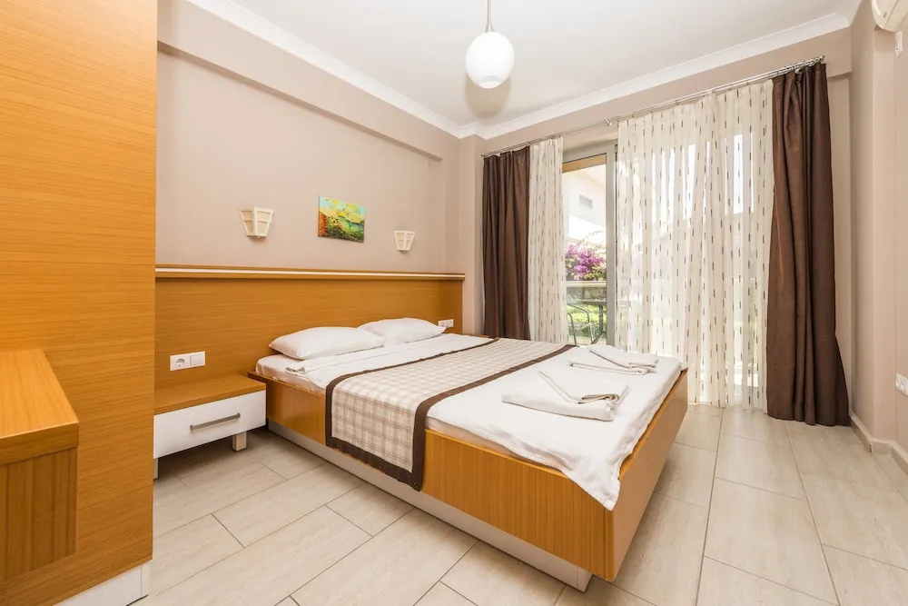2 Bedrooms Apartment