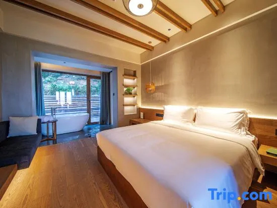 Standard Double room with balcony and with garden view (full double bed)