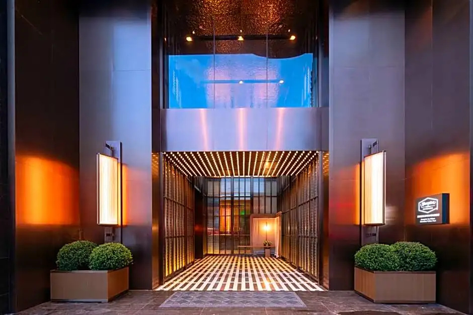 Lobby & Reception