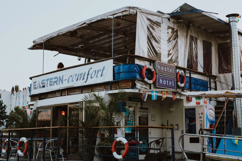 Eastern & Western Comfort Hostelboat