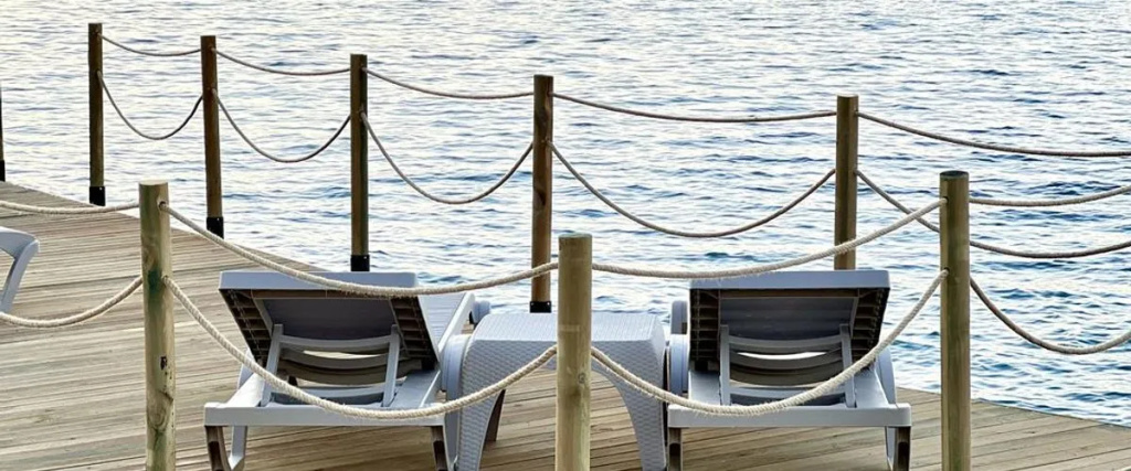 Beach & Waterfront