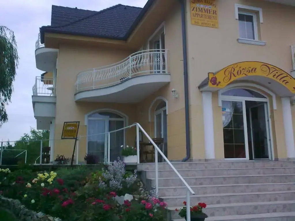 Rzsa Villa