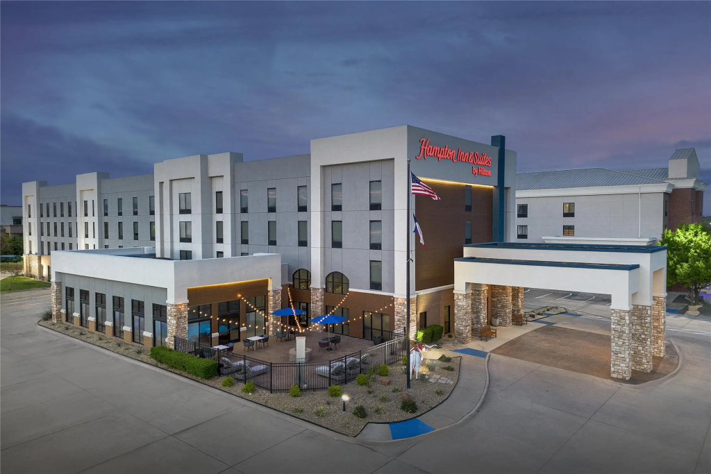 Hampton Inn & Suites Dallas-DFW ARPT W-SH 183 Hurst