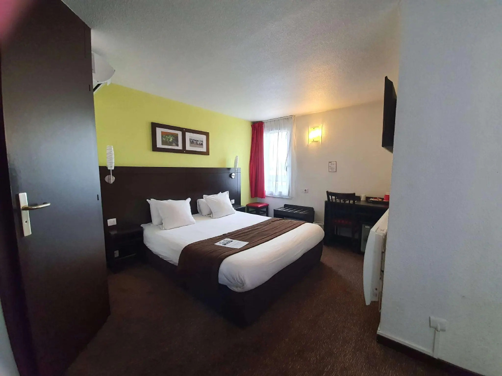 Standard Quadruple room (full double bed)
