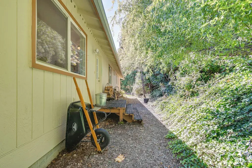Hoodsport Vacation Rental w/ Deck & Canal Views!