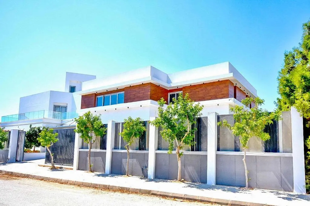 Coral Bay Beach Villa