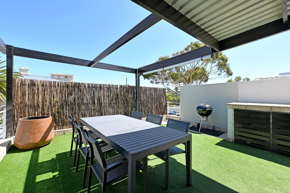 5 Bed House Pool Fresnaye Sea Point