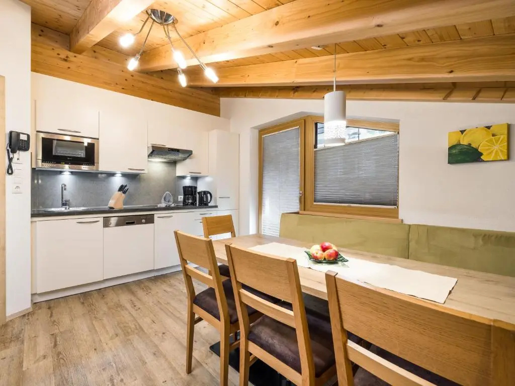 3 Bedrooms Apartment