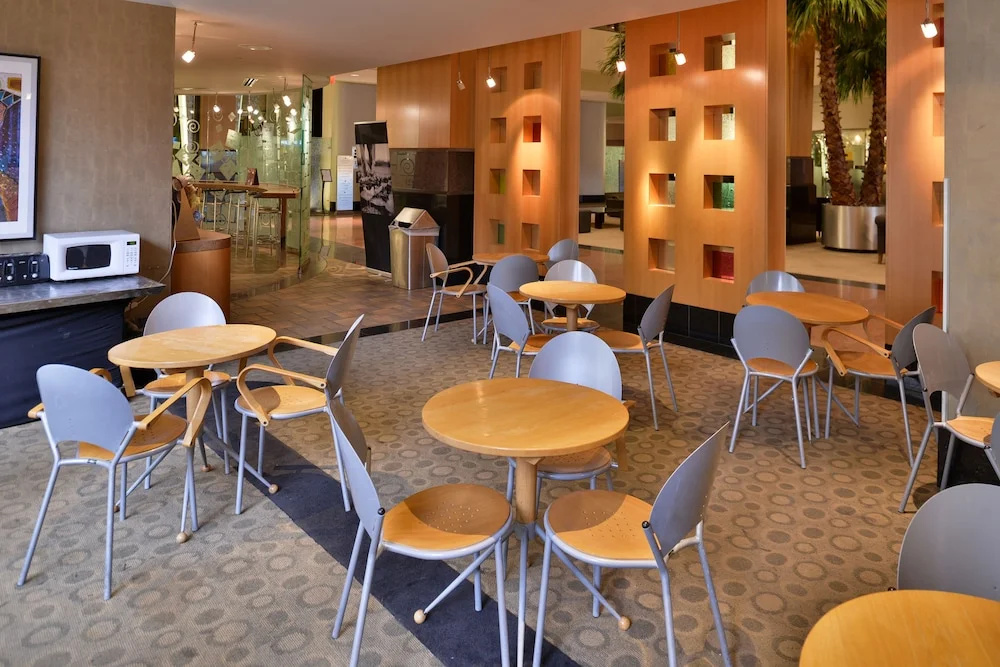 Edward Hotel & Convention Center - Général
