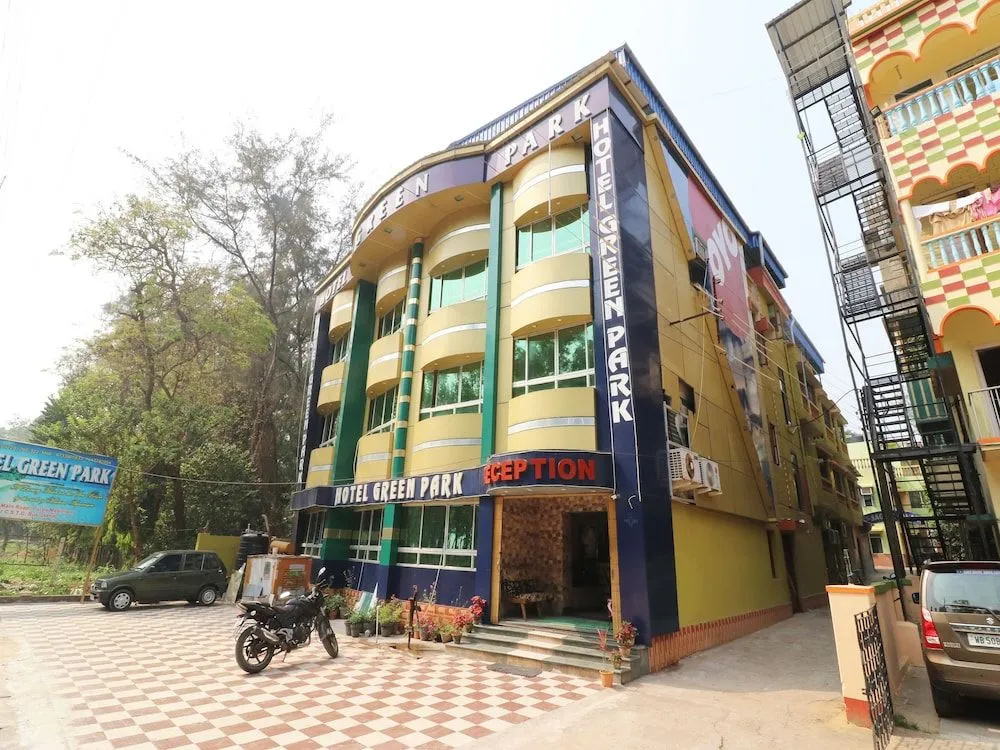 Oyo 27996 Hotel Green Park