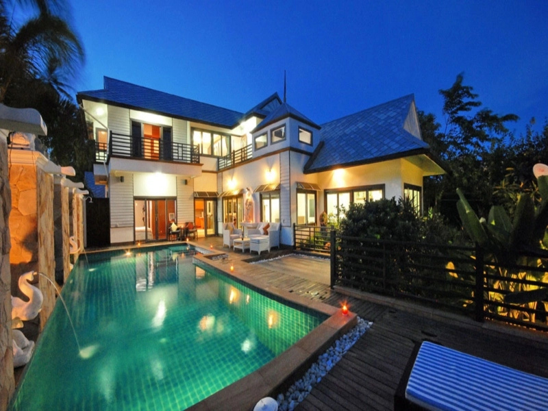 Sextuple Villa
