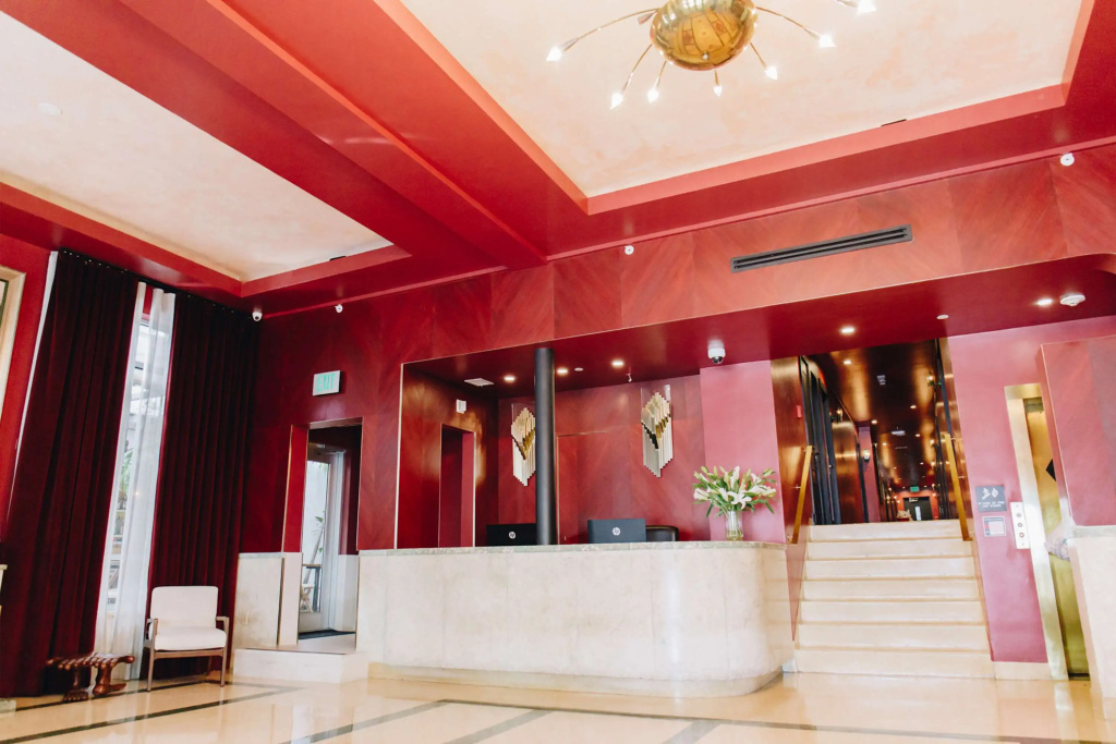 Crest Hotel Suites - Général