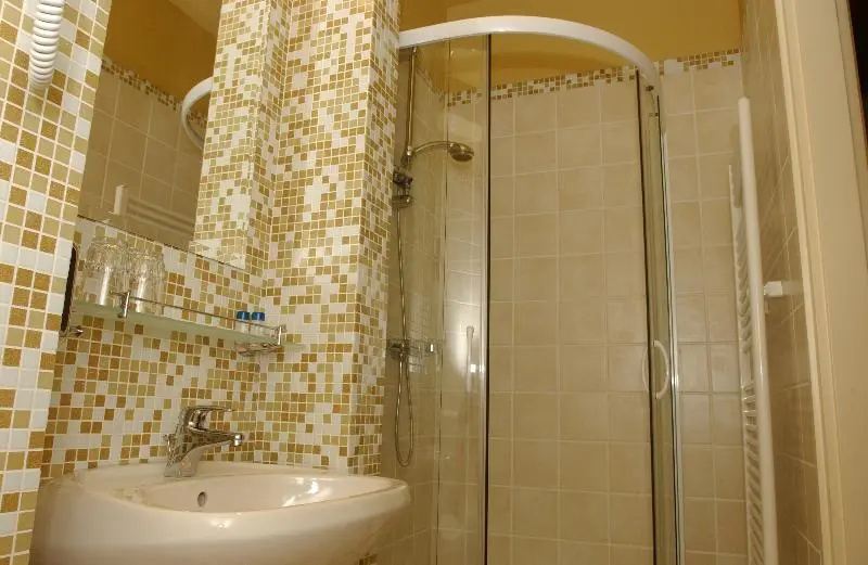 Alfa Art Hotel - Chambres