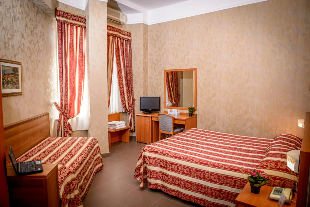 Hotel Emmaus 12