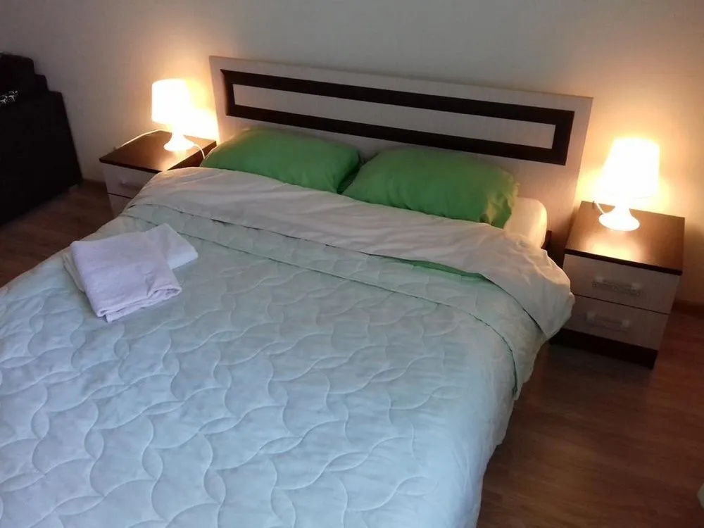 Champagne Hotel — 3
