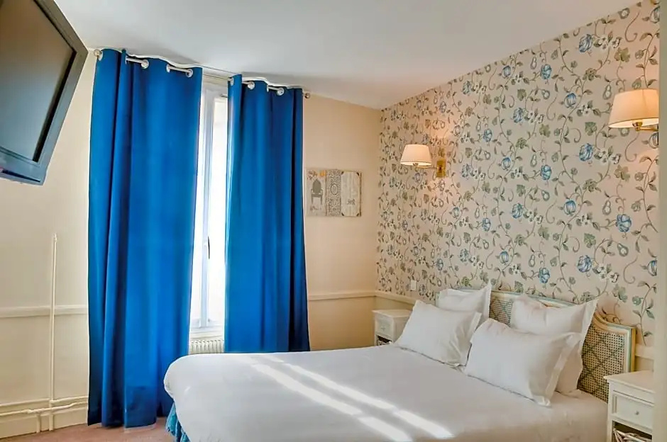 Hotel de La Motte Picquet 60