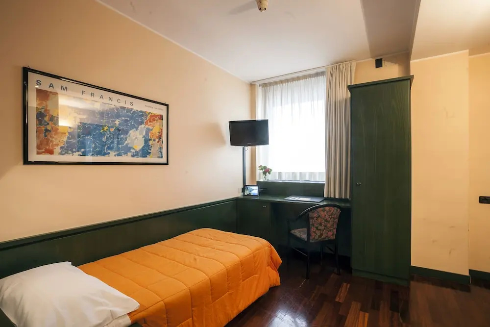 Economy room