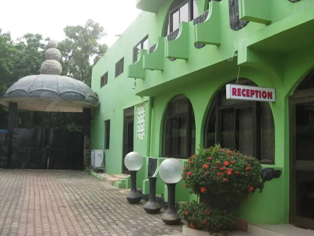 Airport Side Hotel