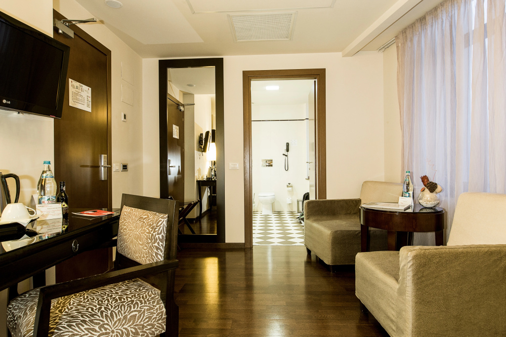 Hotel photo 12
