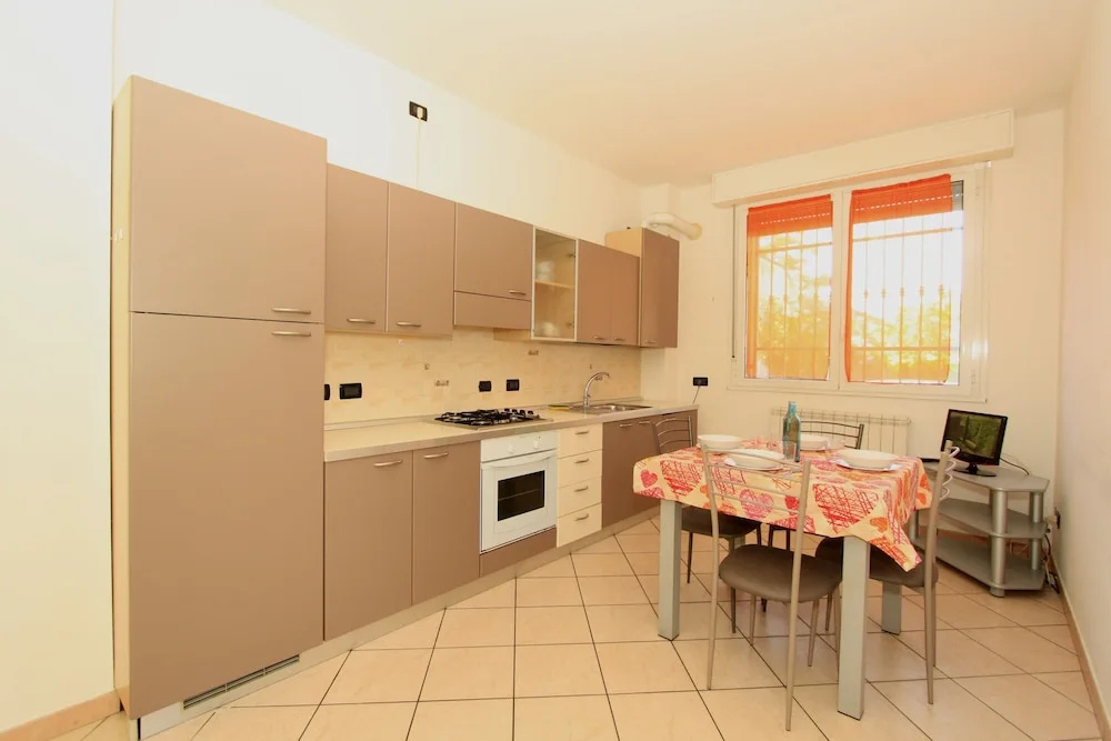 2 Bedrooms Classic Apartment