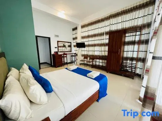 Superior Double room (full double bed)