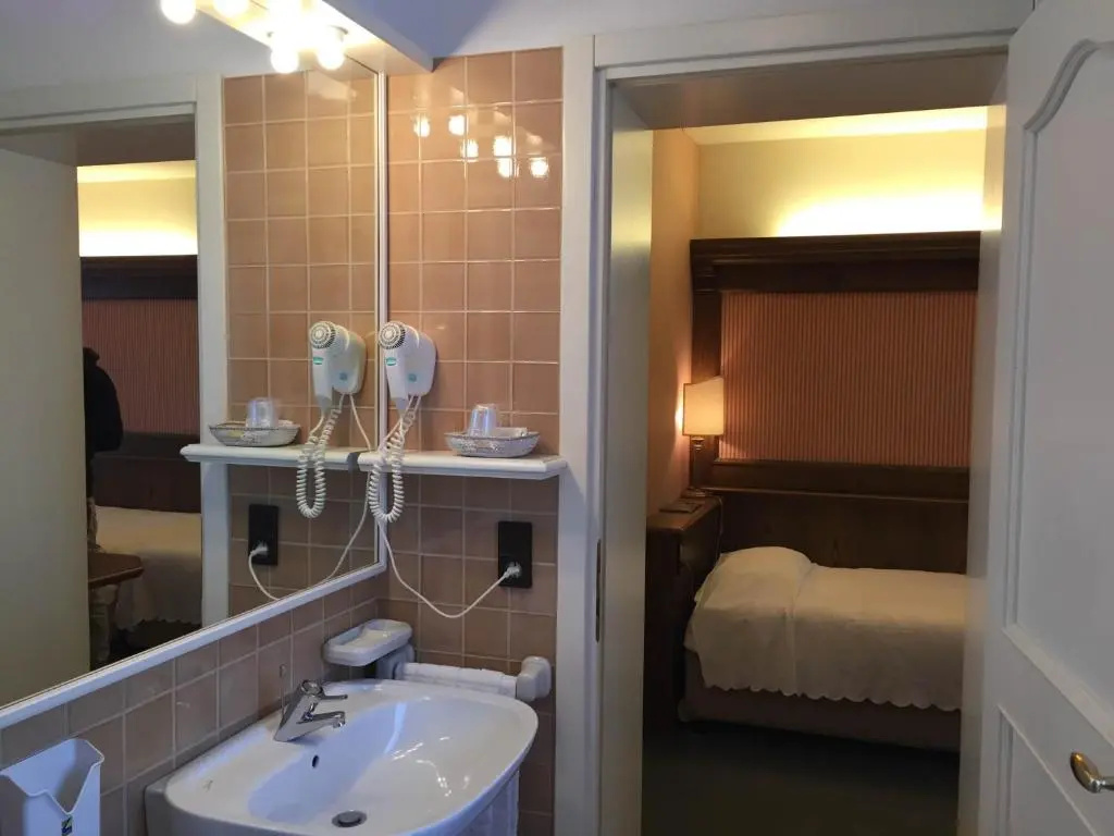 Standard Double room with balcony (twin beds)