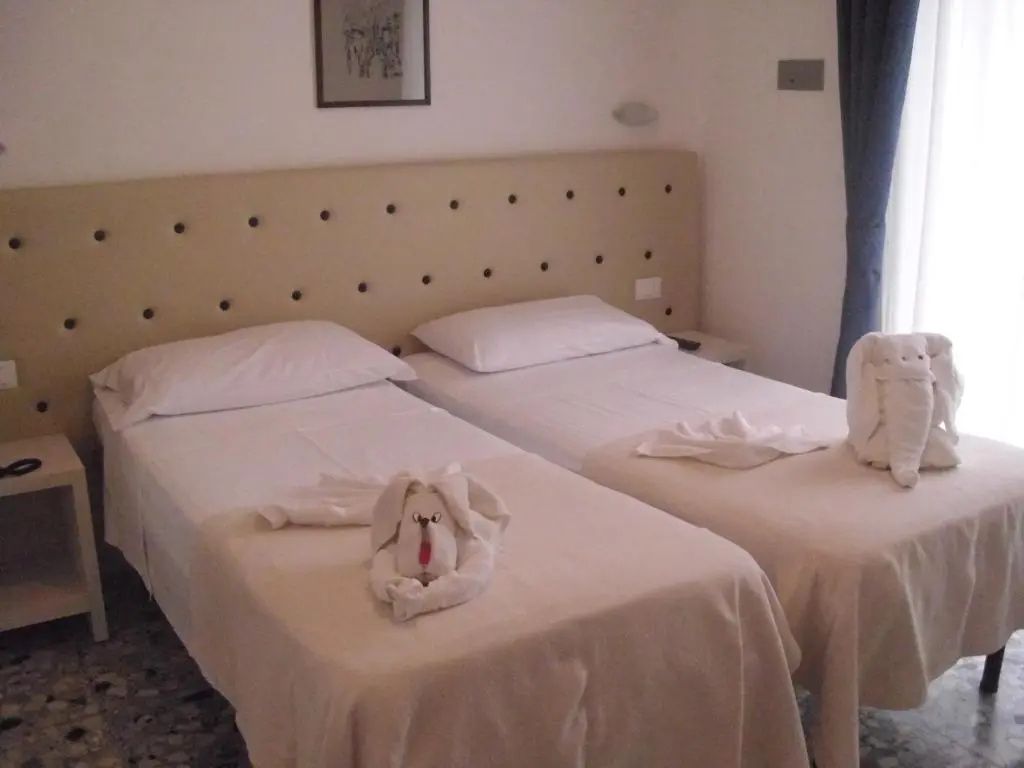 Standard Double room with sea view (full double bed)