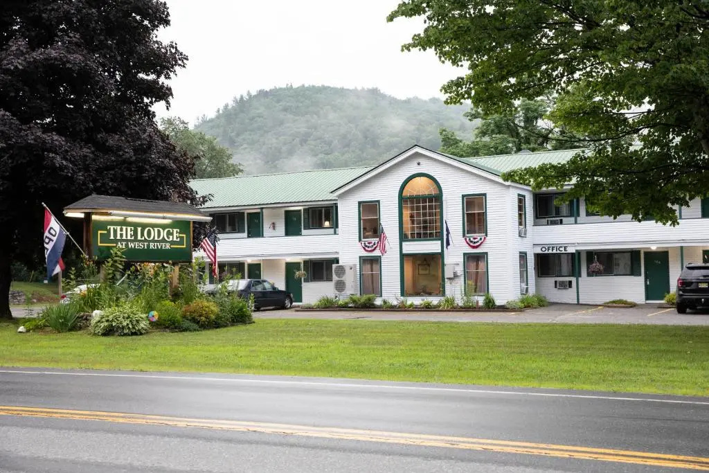 The Lodge At West River