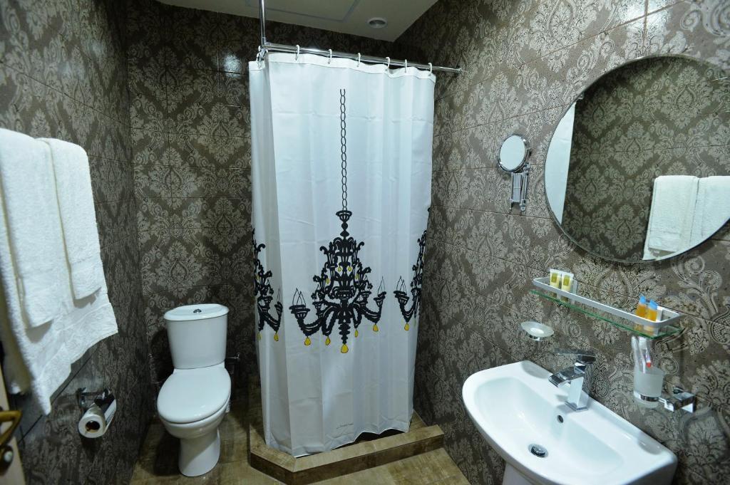 Трёхместный номер Стандарт в Отель Deluxe Ереван