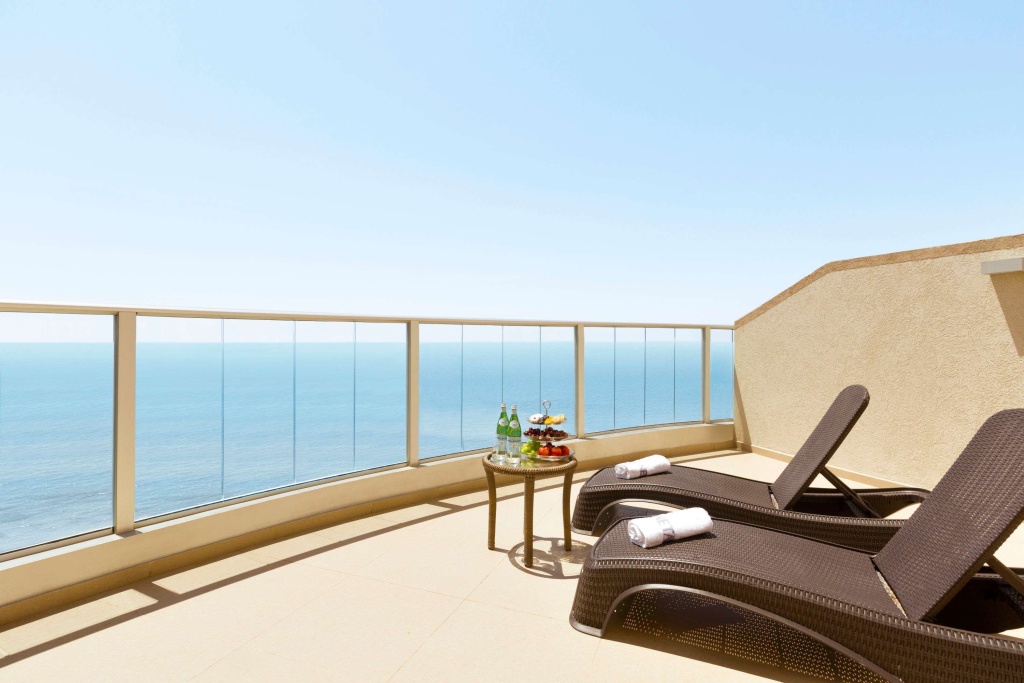 Balcony & Terrace