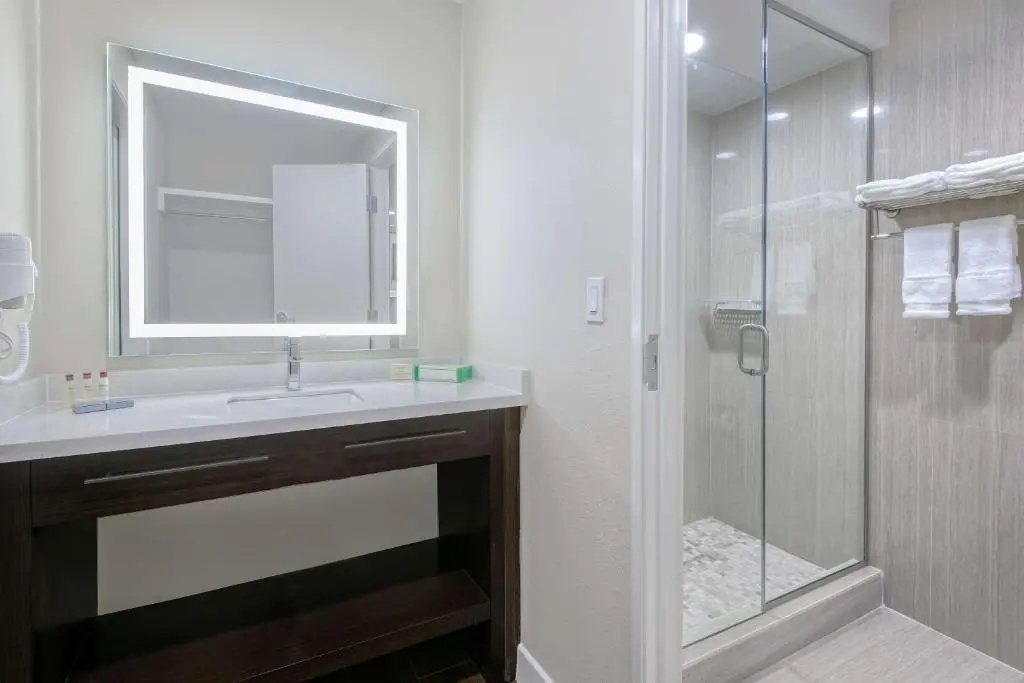 Hawthorn Extended Stay by Wyndham McAllen - Chambres