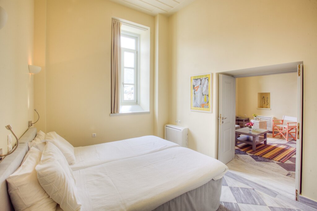 Hydra Hotel by null