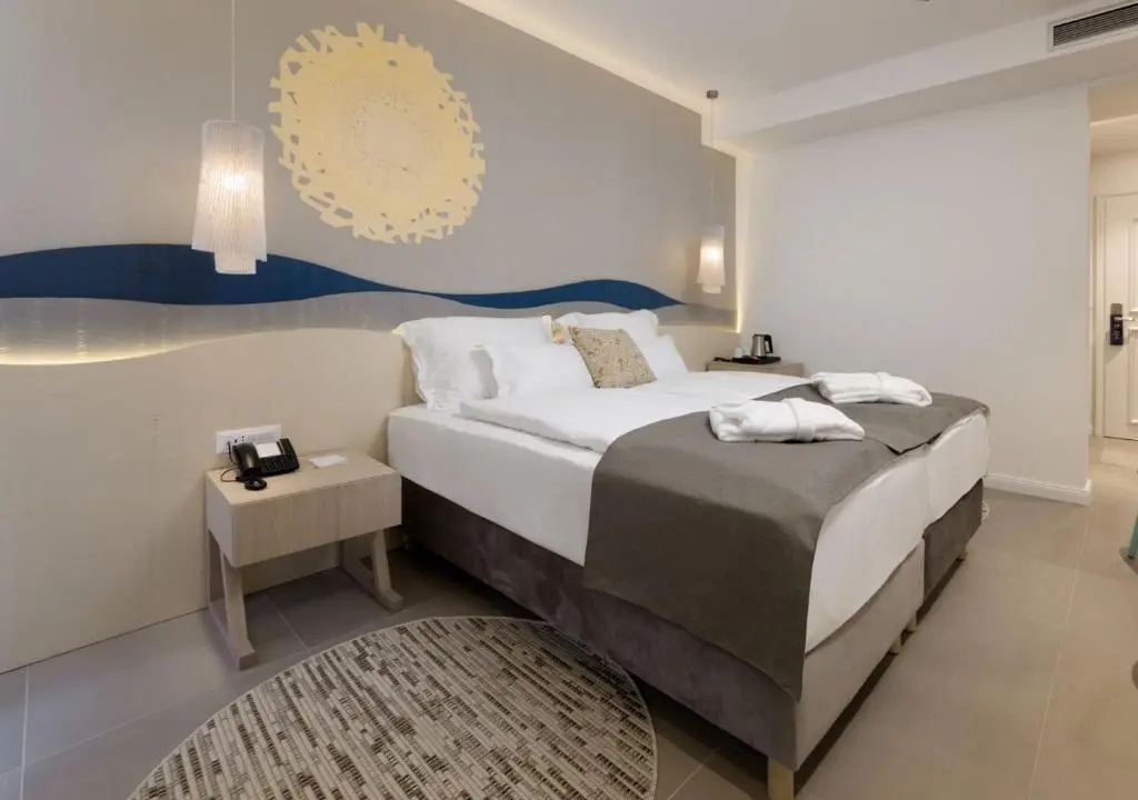 Standard Double room with balcony and with sea view (full double bed)
