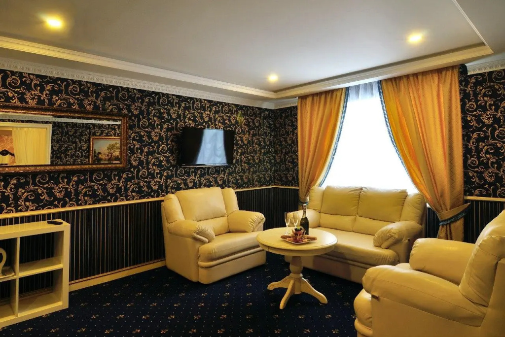 Double Suite (full double bed)