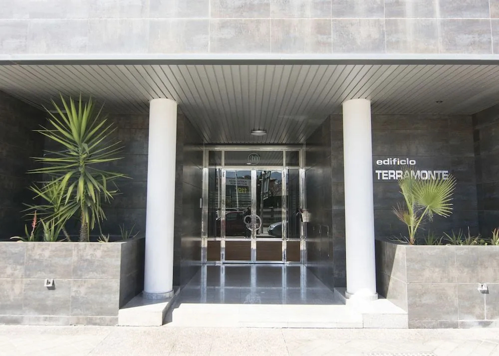 EnjoyGranada LUJO Piscina y Parking