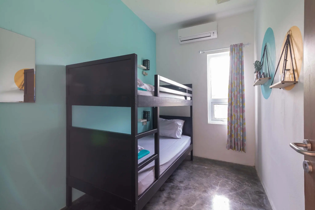 Economy room
