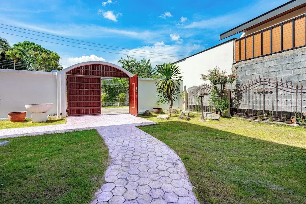 Chernin Apartment Suites, Rawai